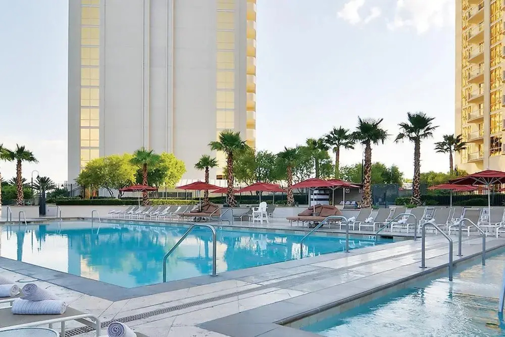 888 One Bedroom Balcony Suite at Signature Condo Hotel