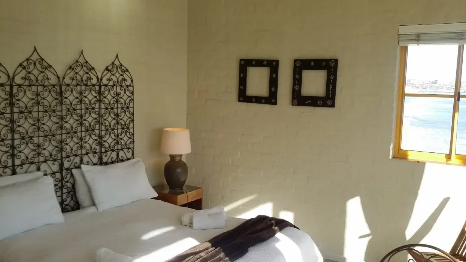 8 Thera 29 Self catering