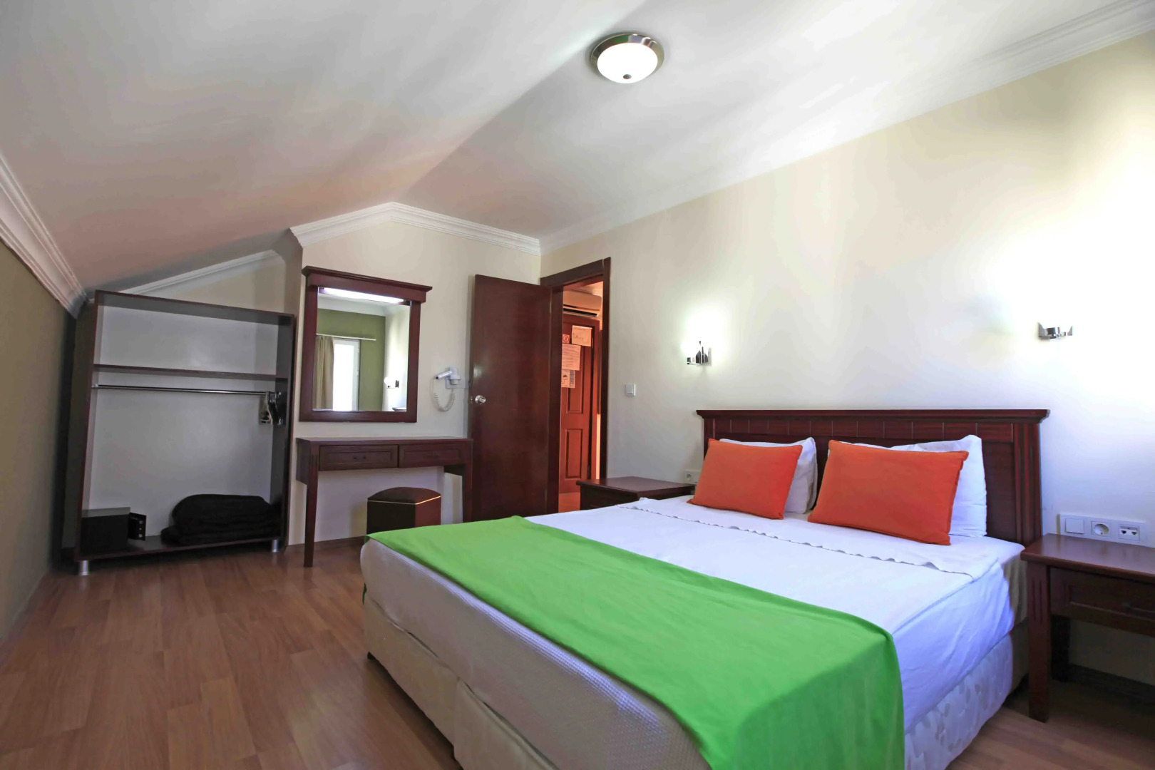 Sunlight Garden Hotel