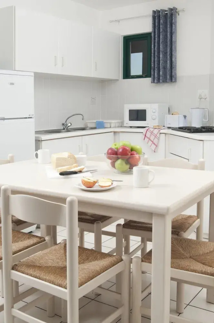 Club Mykonos Athenian Cascades