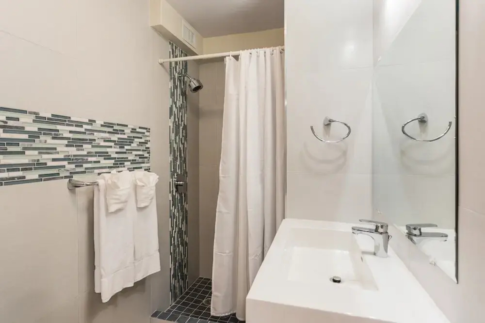 Caribbean Paradise by Cayman Villas