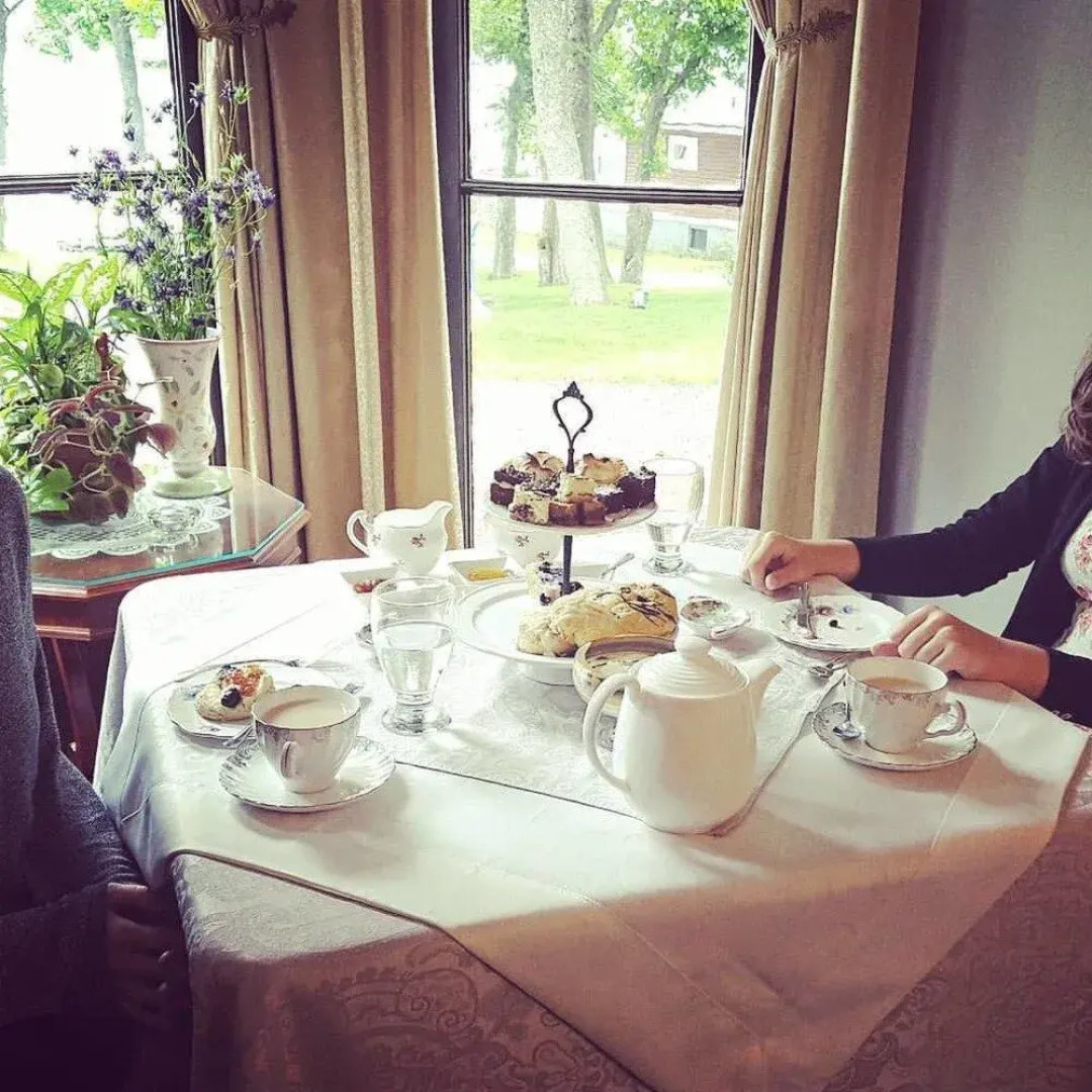 Rose Manor Inn B & B