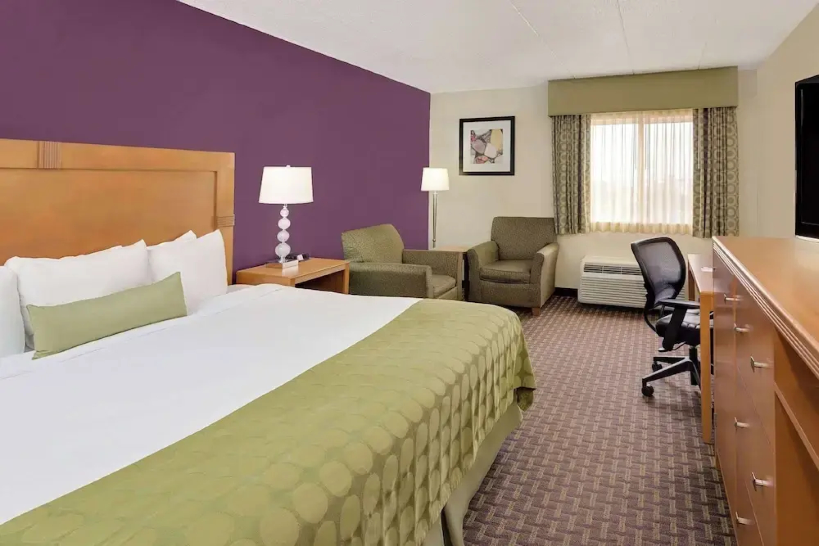 Ramada Marquette