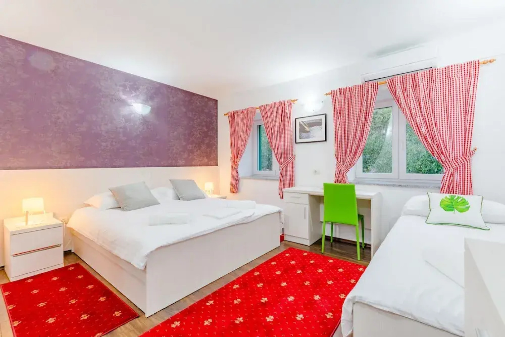 Holiday Home Flying Stars