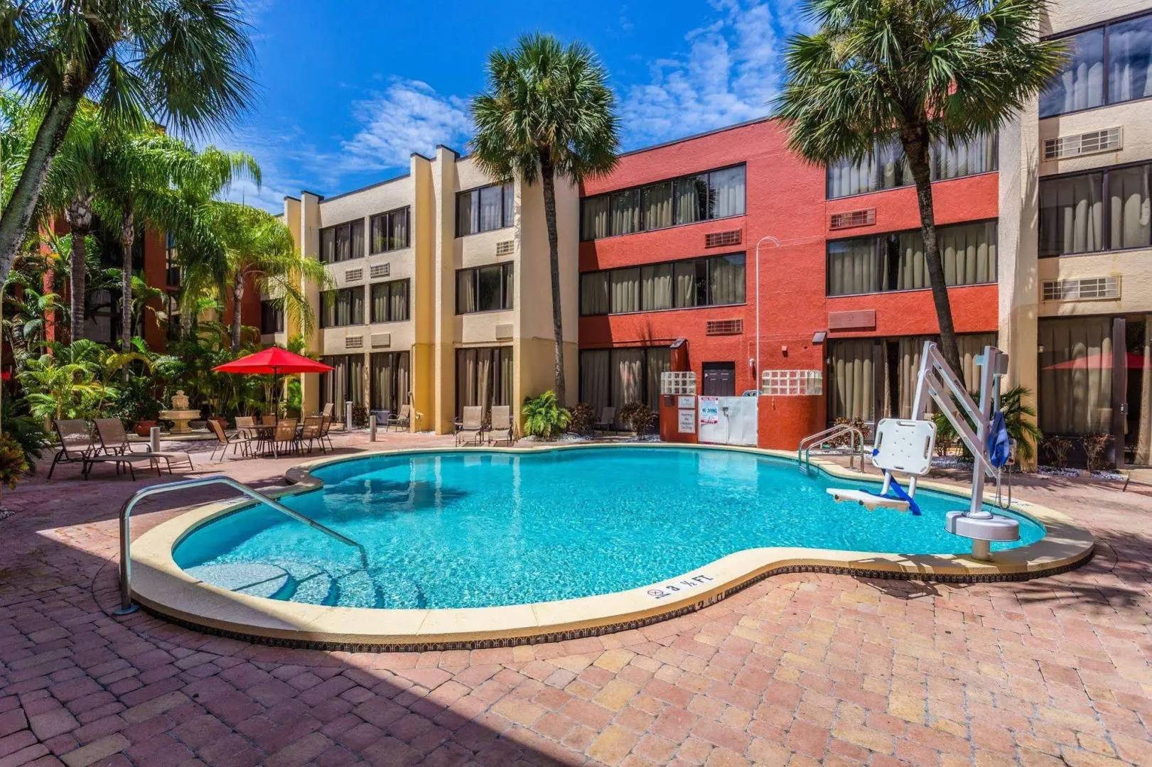 Tropical Palms Hotel