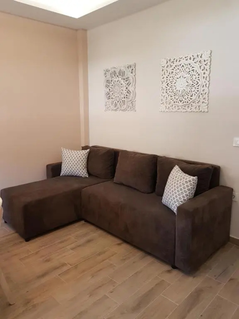 Marathon Studios & Apartments