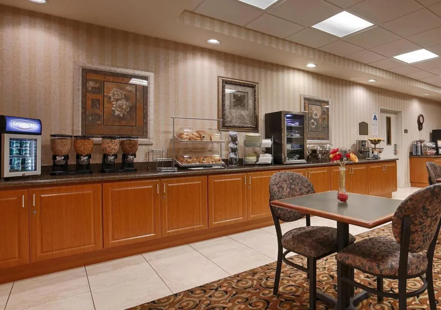 Best Western Plus Lake Elsinore Inn & Suites