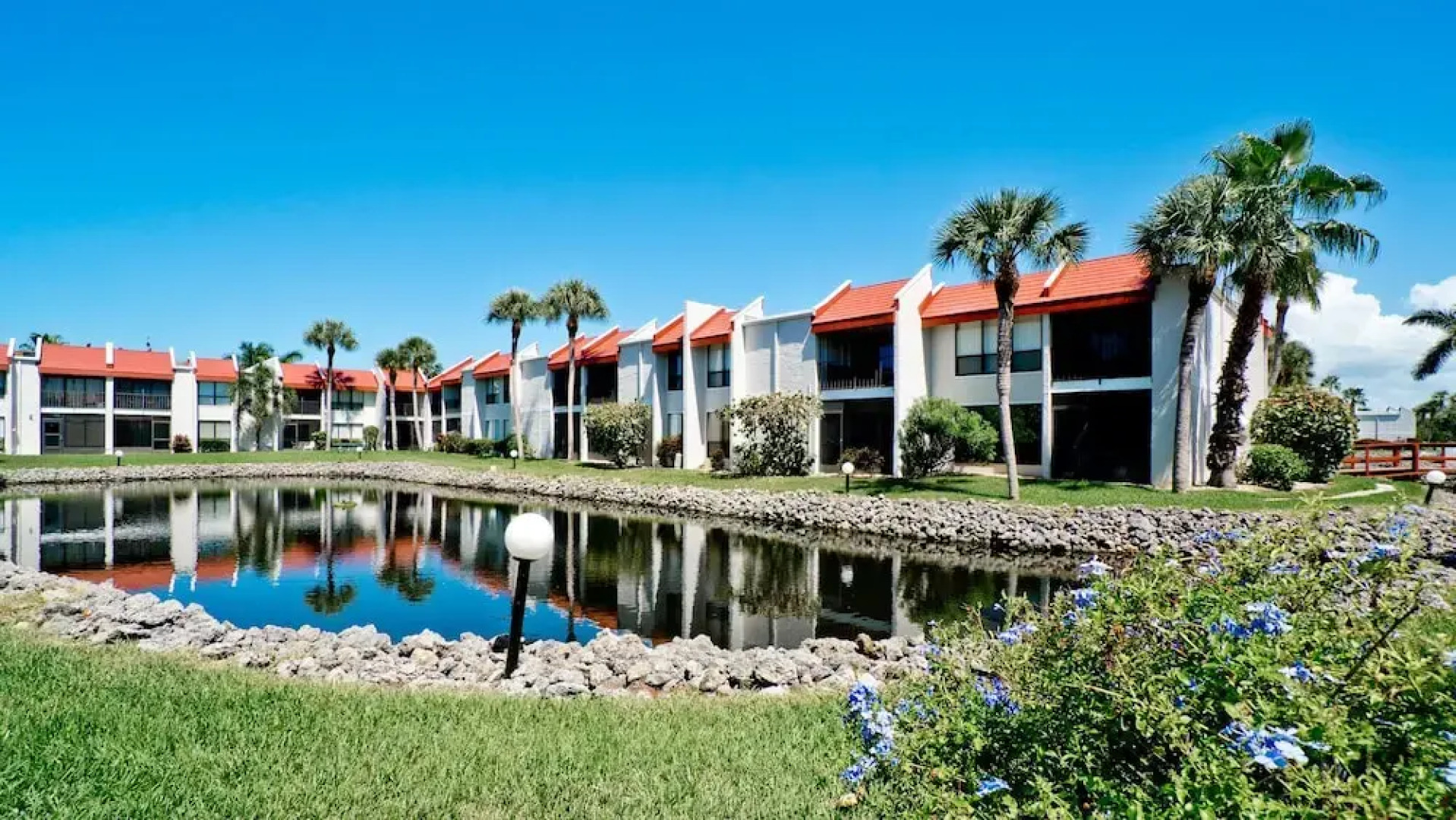 Runaway Bay Resort by BBG