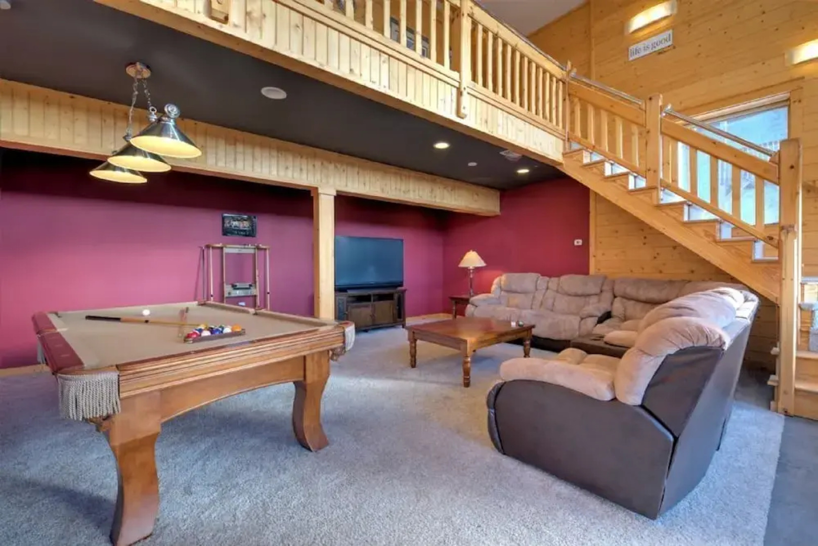 Black Bear Lodge at Scenic Wolf Resort - 3 Br Cabin
