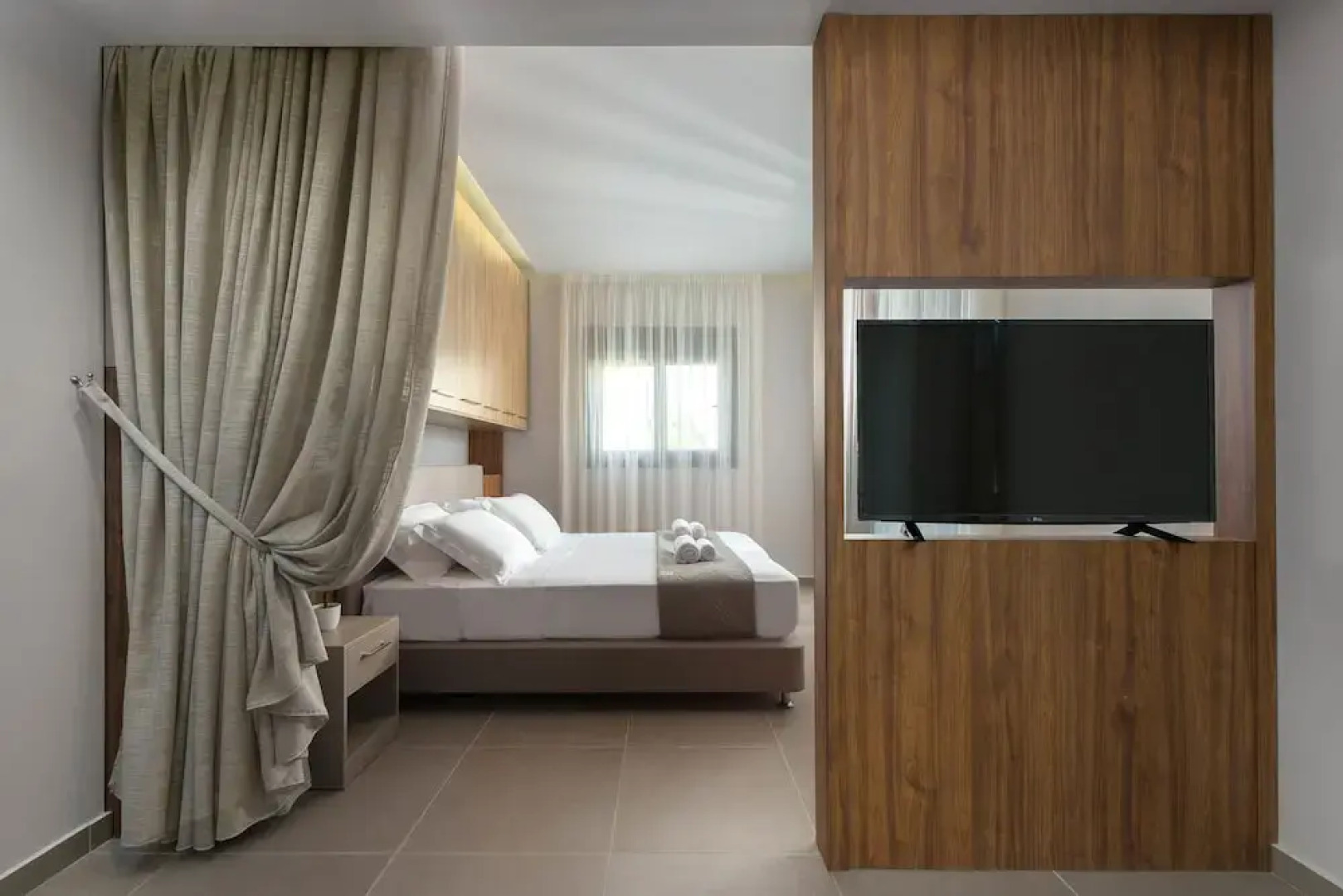 Lardos Luxury Apartments