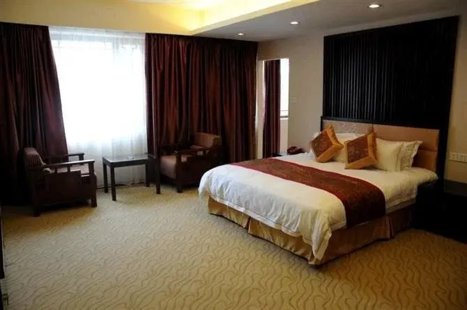 He Zhou Huang Yao Jiu Hu Shan Hotel