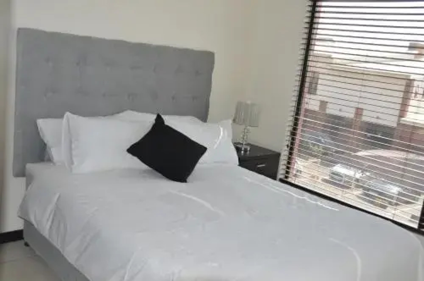 Strelitzia Apartment