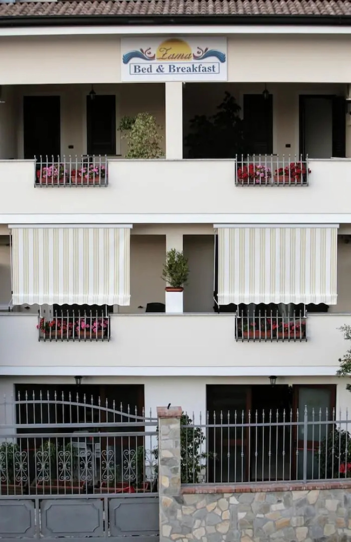 Zama Bed&Breakfast