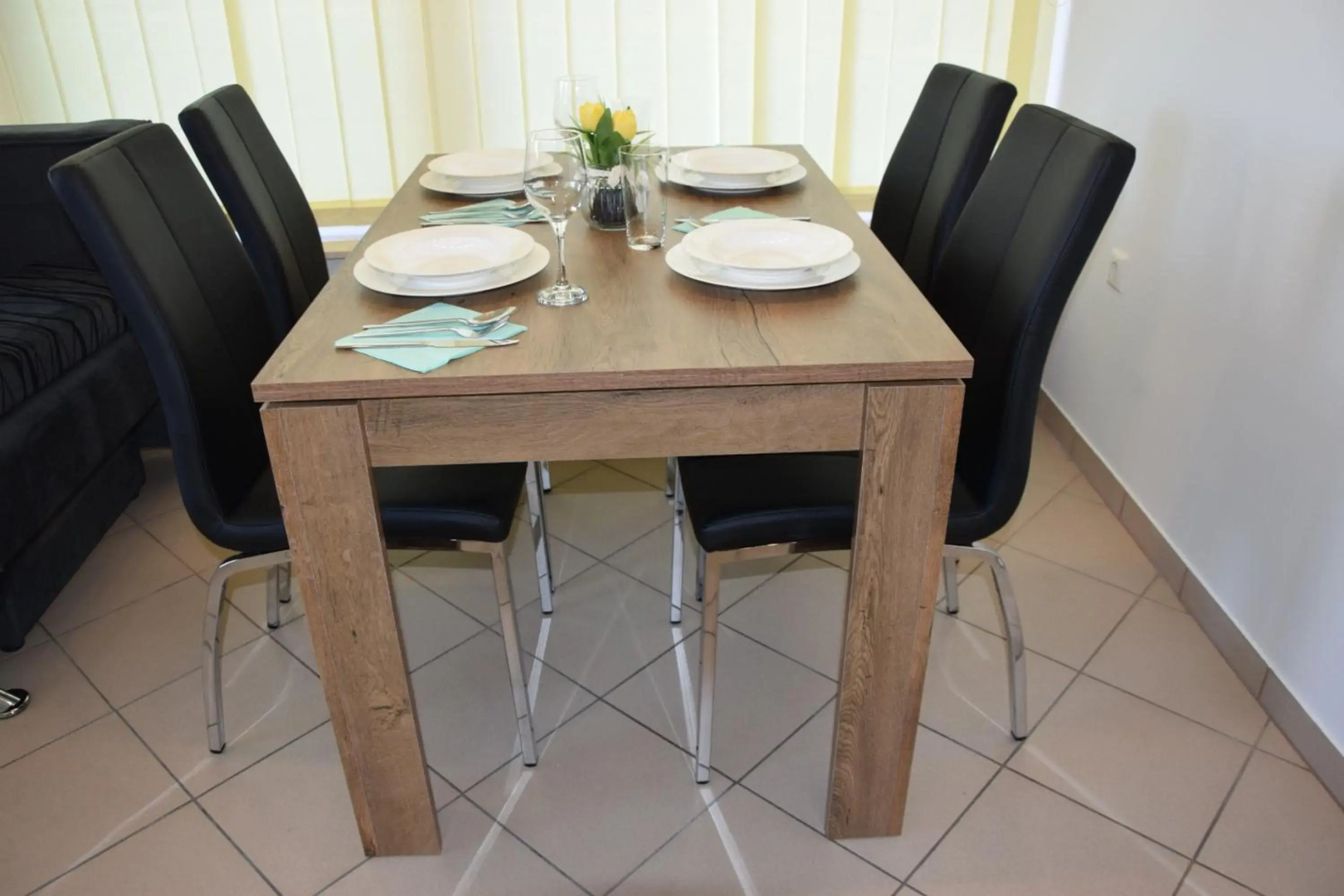 COMFY and BRIGHT Apartment