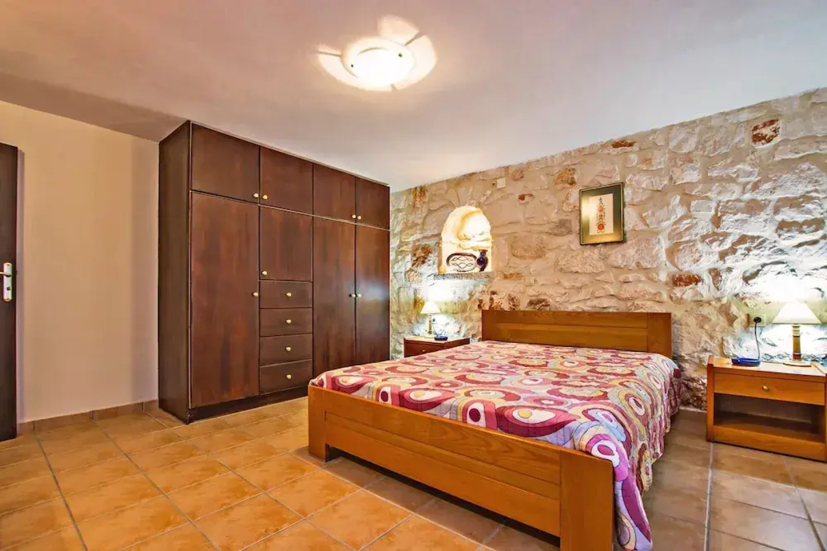 The Vivian - Luxury Stone Villa