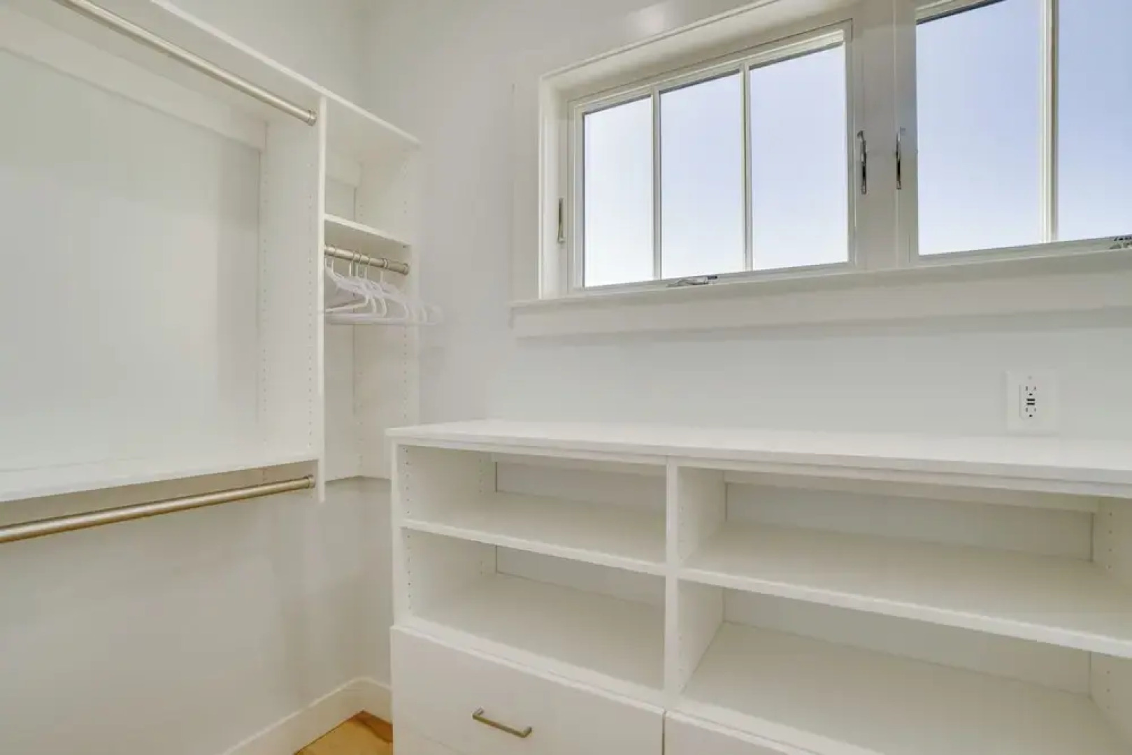 2 Mi to Town: Castle Rock Retreat w/ Fireplace!