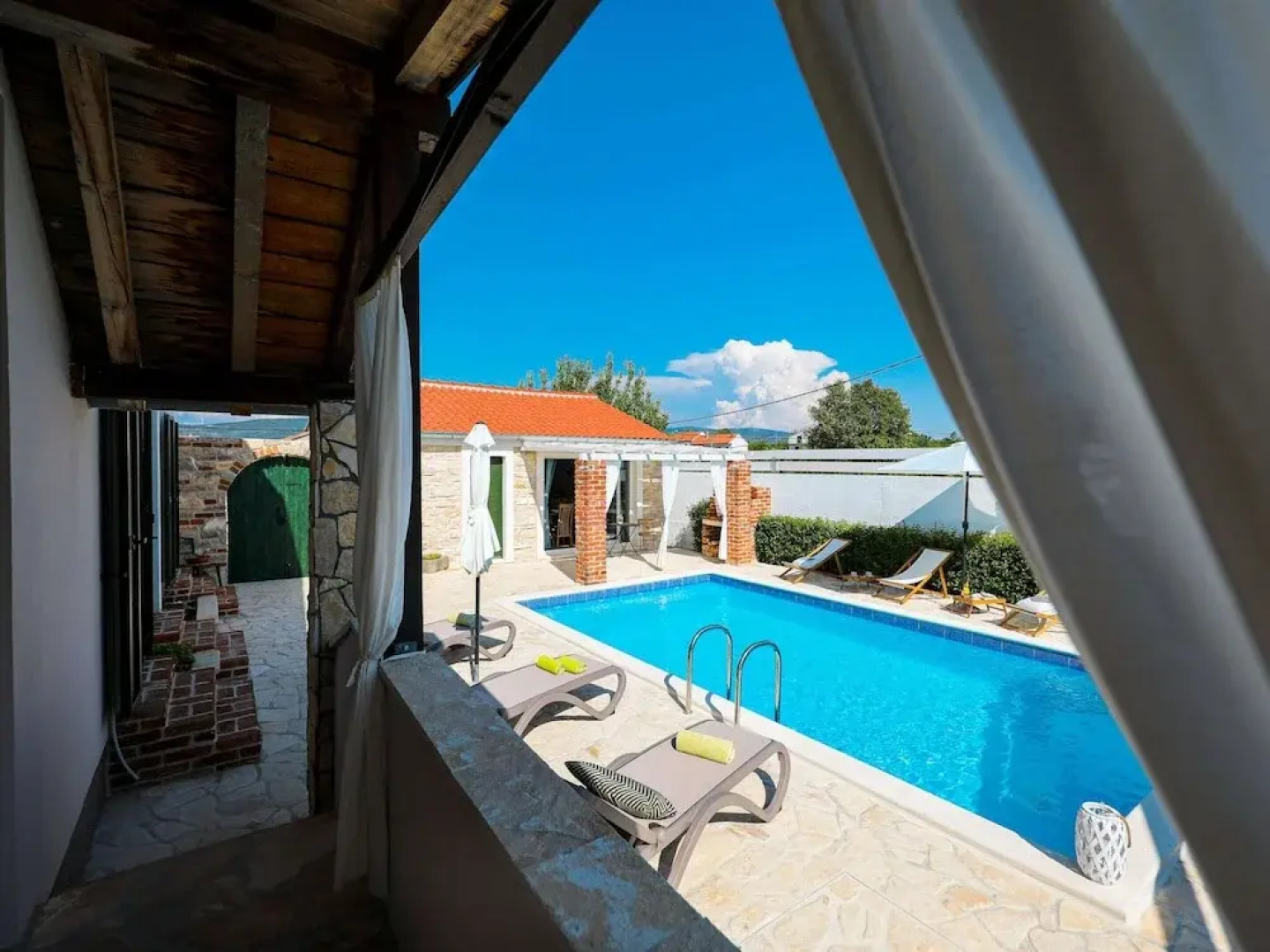Villa With Private Pool and Terrace