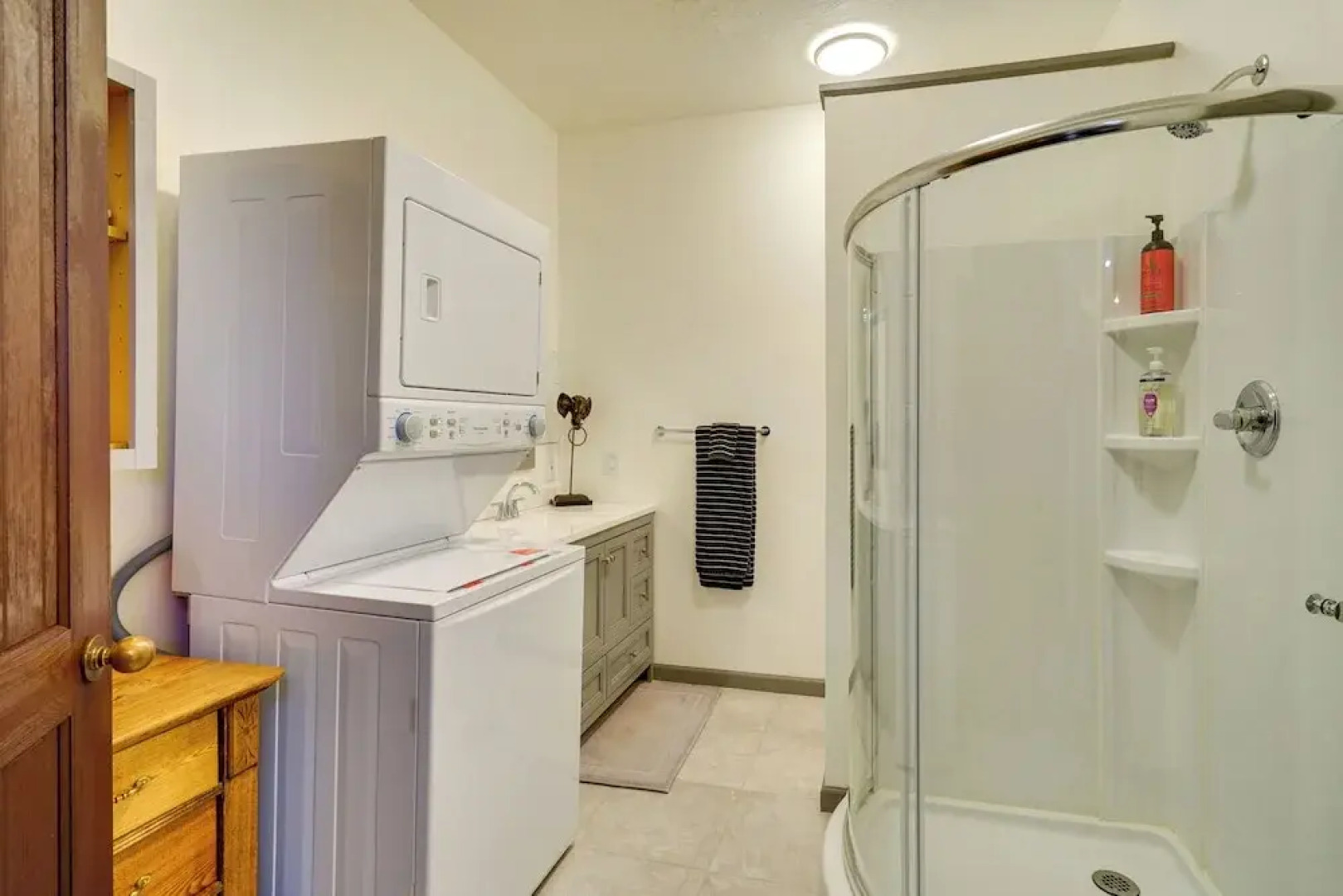 15 Mi to Slc: Riverwalk Suite w/ Mtn Views