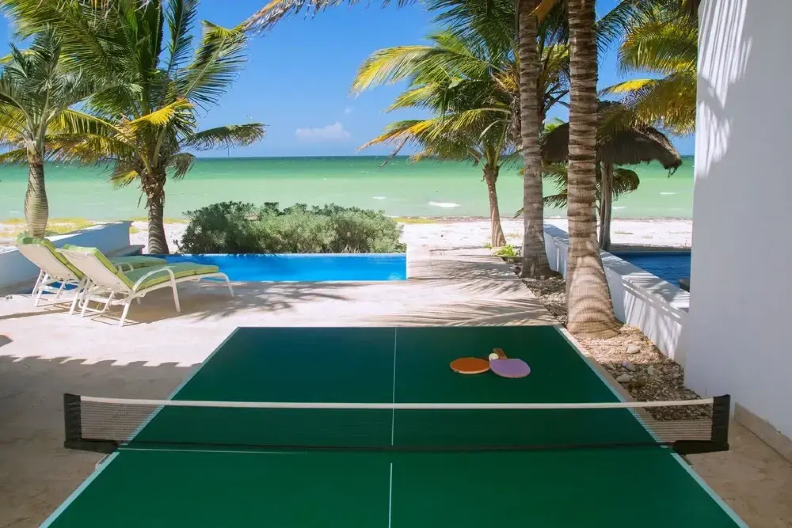 Piña Beach House in San Benito Beach