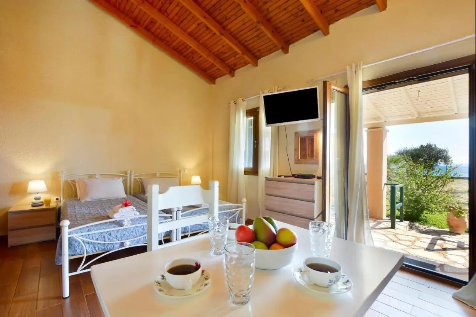 Renata Rooms & Studios