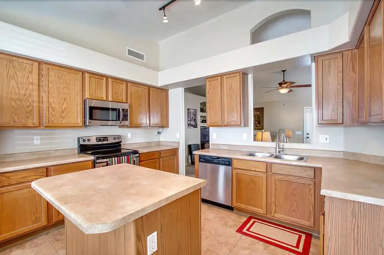 Ironwood - 3 Br home by RedAwning