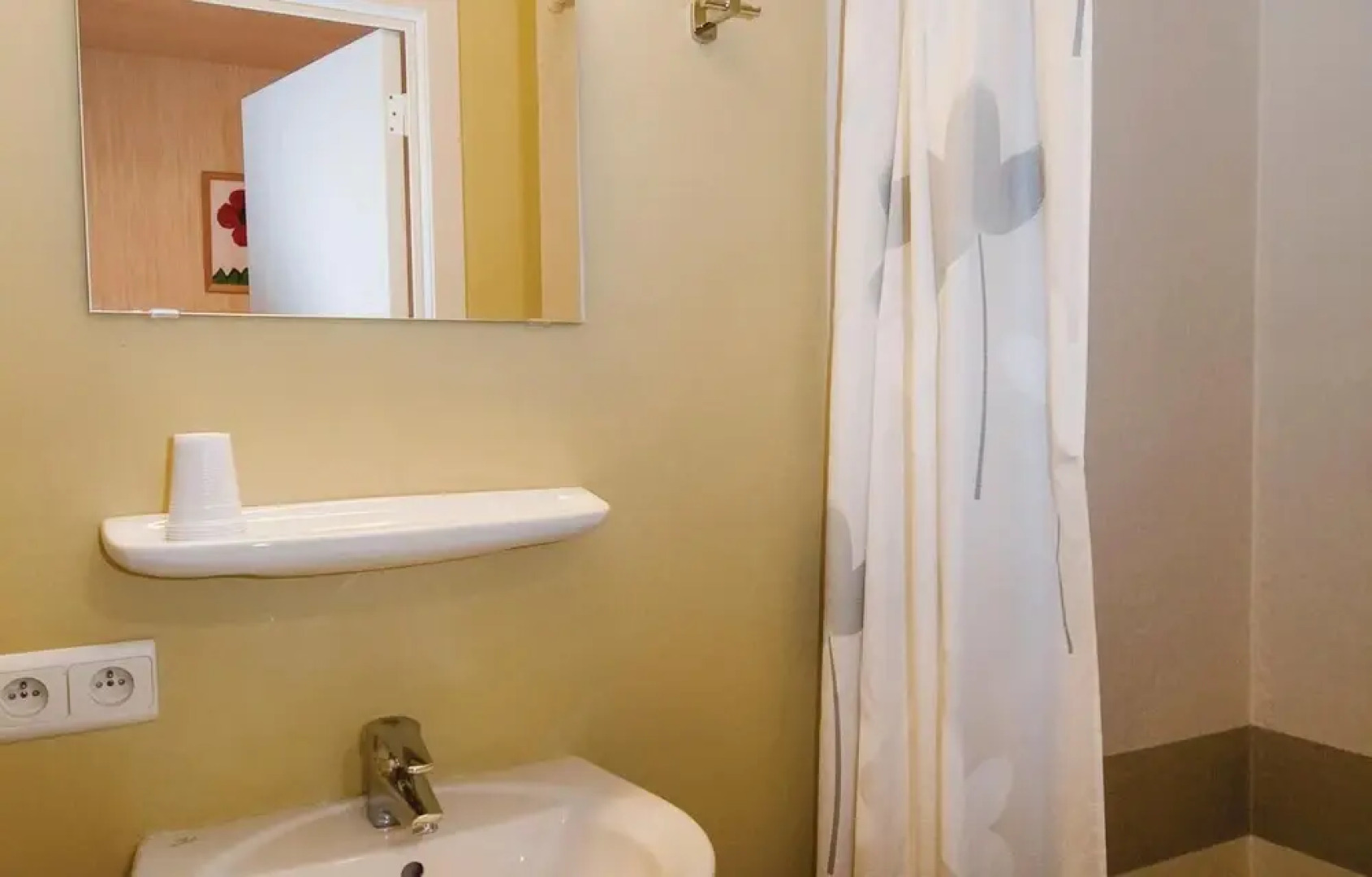 Amazing Home in De Haan With 12 Bedrooms and Wifi