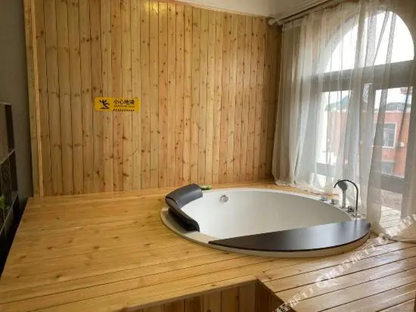 Wutong Hot Spring Hotel