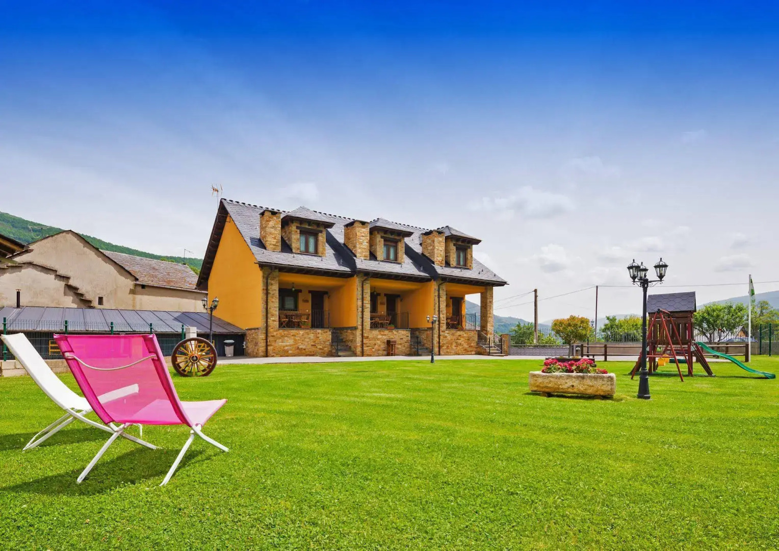 Apartamentos Rurales L´Abiseu