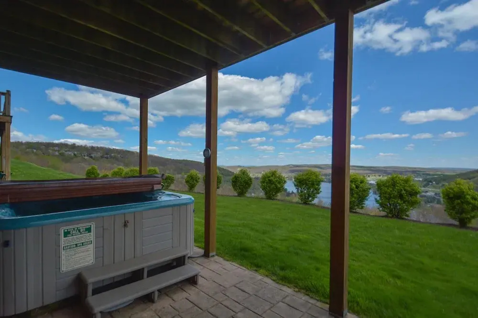 Amazing Overlook 3 Bedroom Townhome