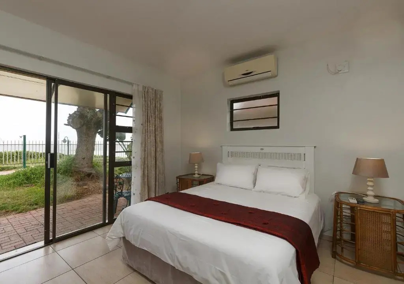 My Den Beach Front Bed & Breakfast & Self Catering