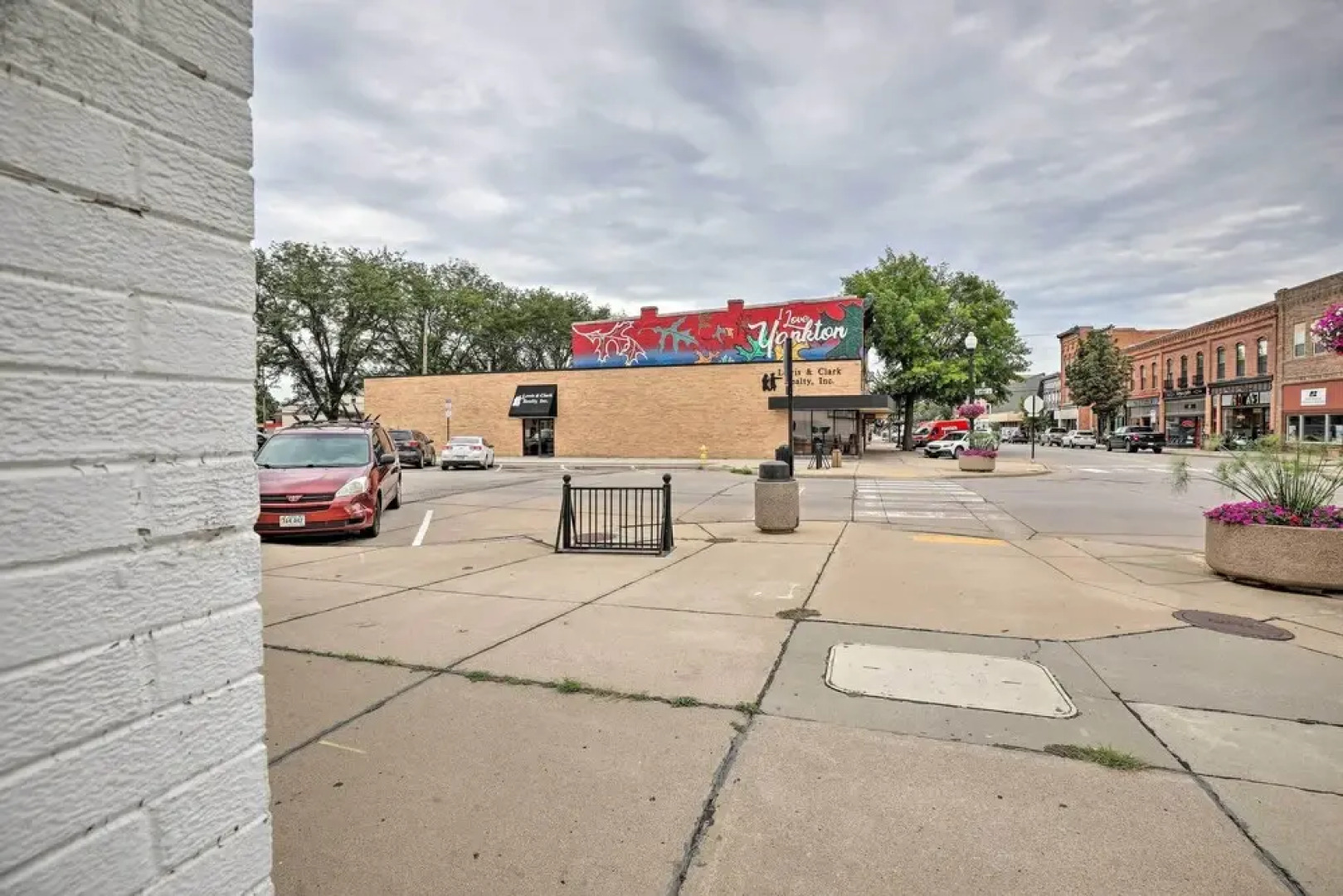 Modern Yankton Apartment Near Riverside Park!