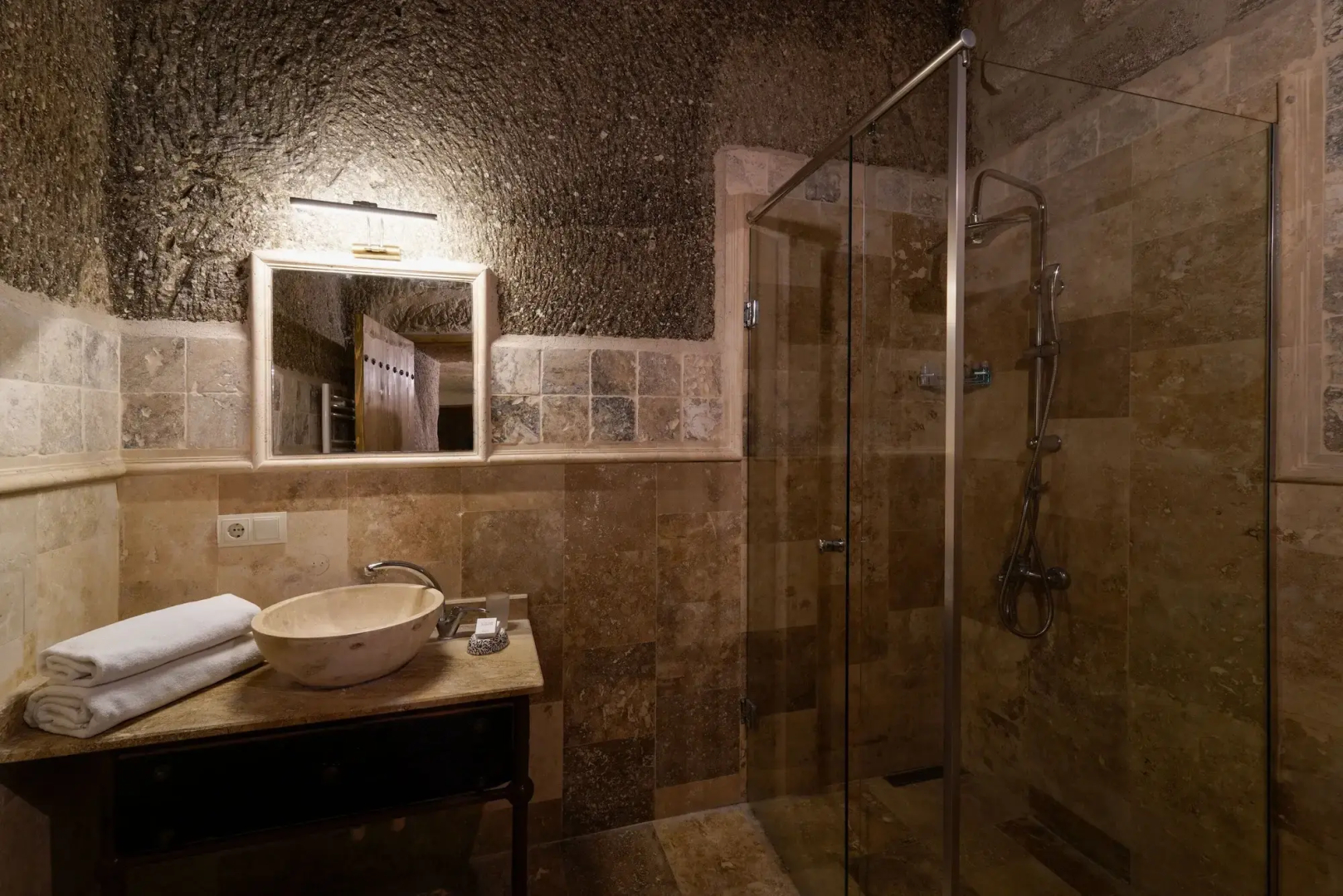 Tekkaya Cave Hotel