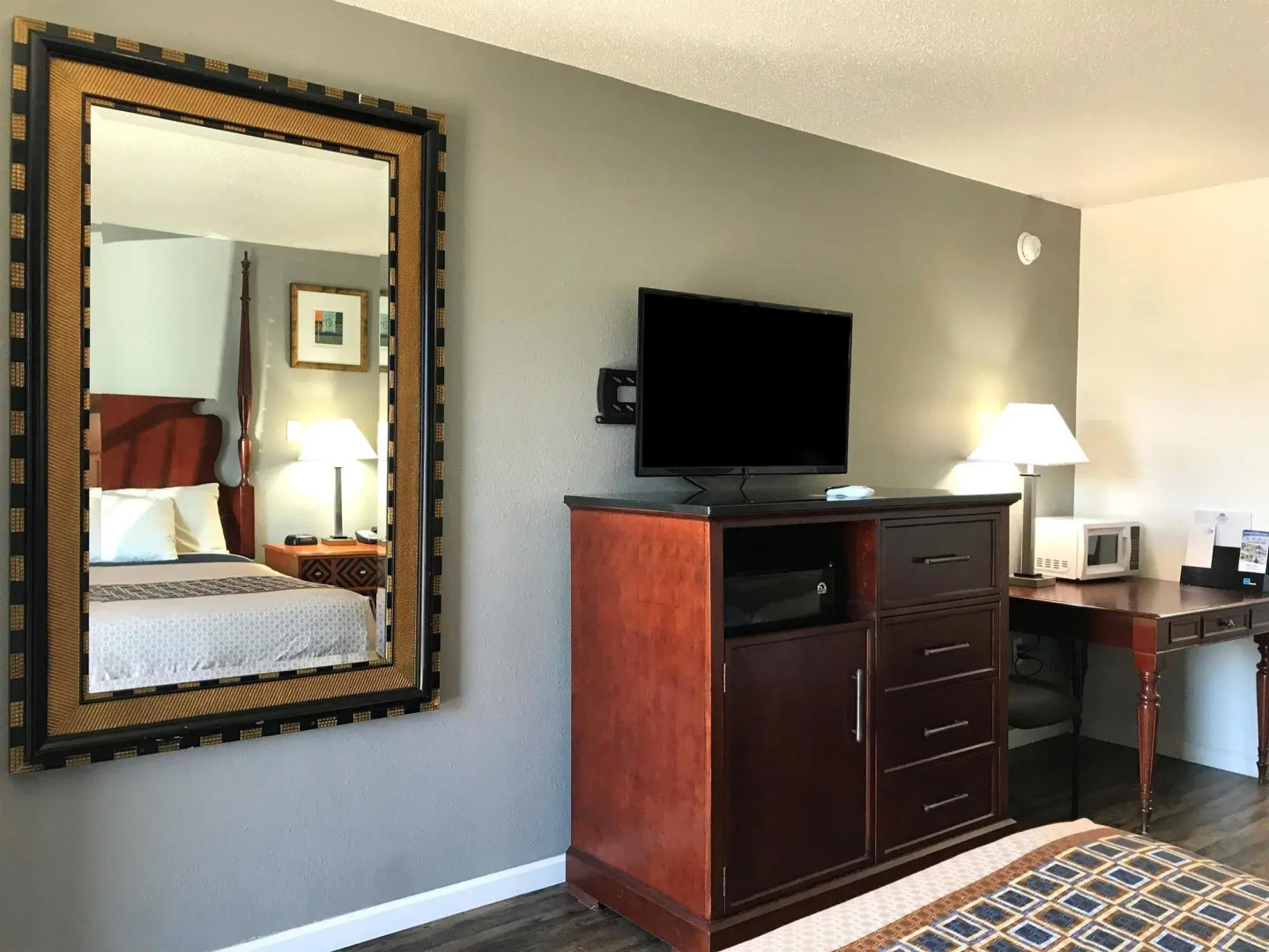 American Inn & Suites Russellville