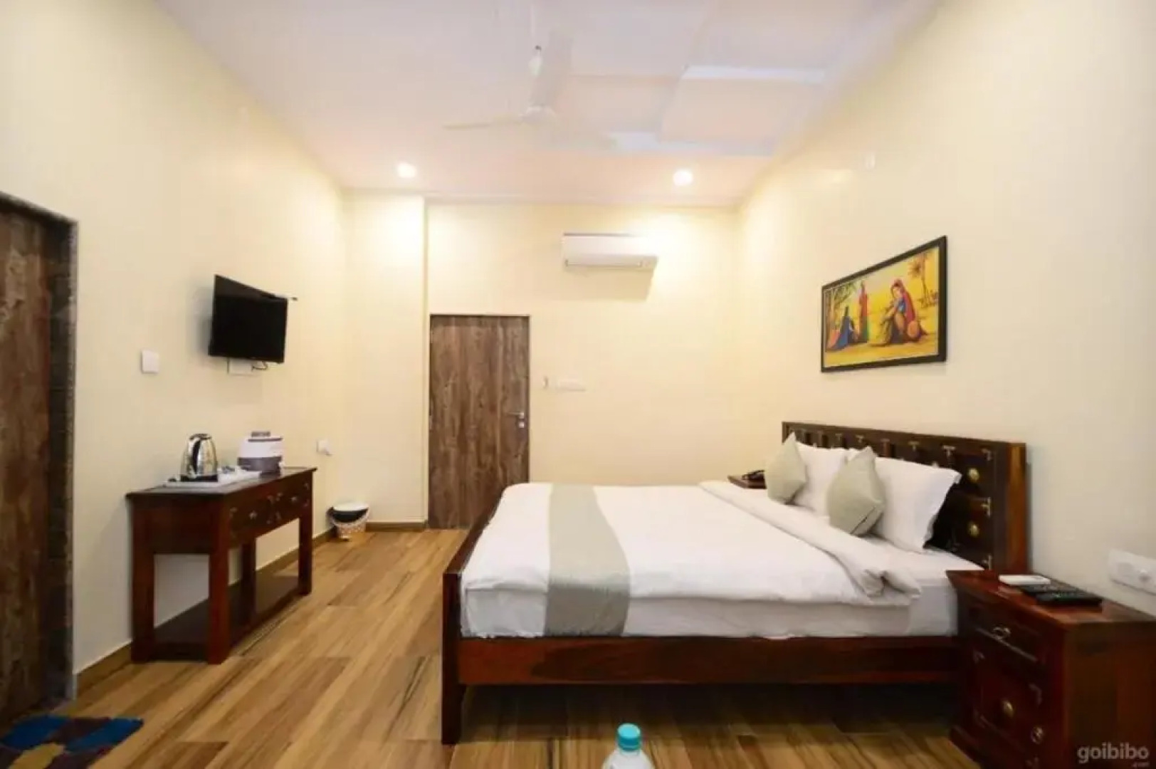 Palace Rajkumbha by Howard