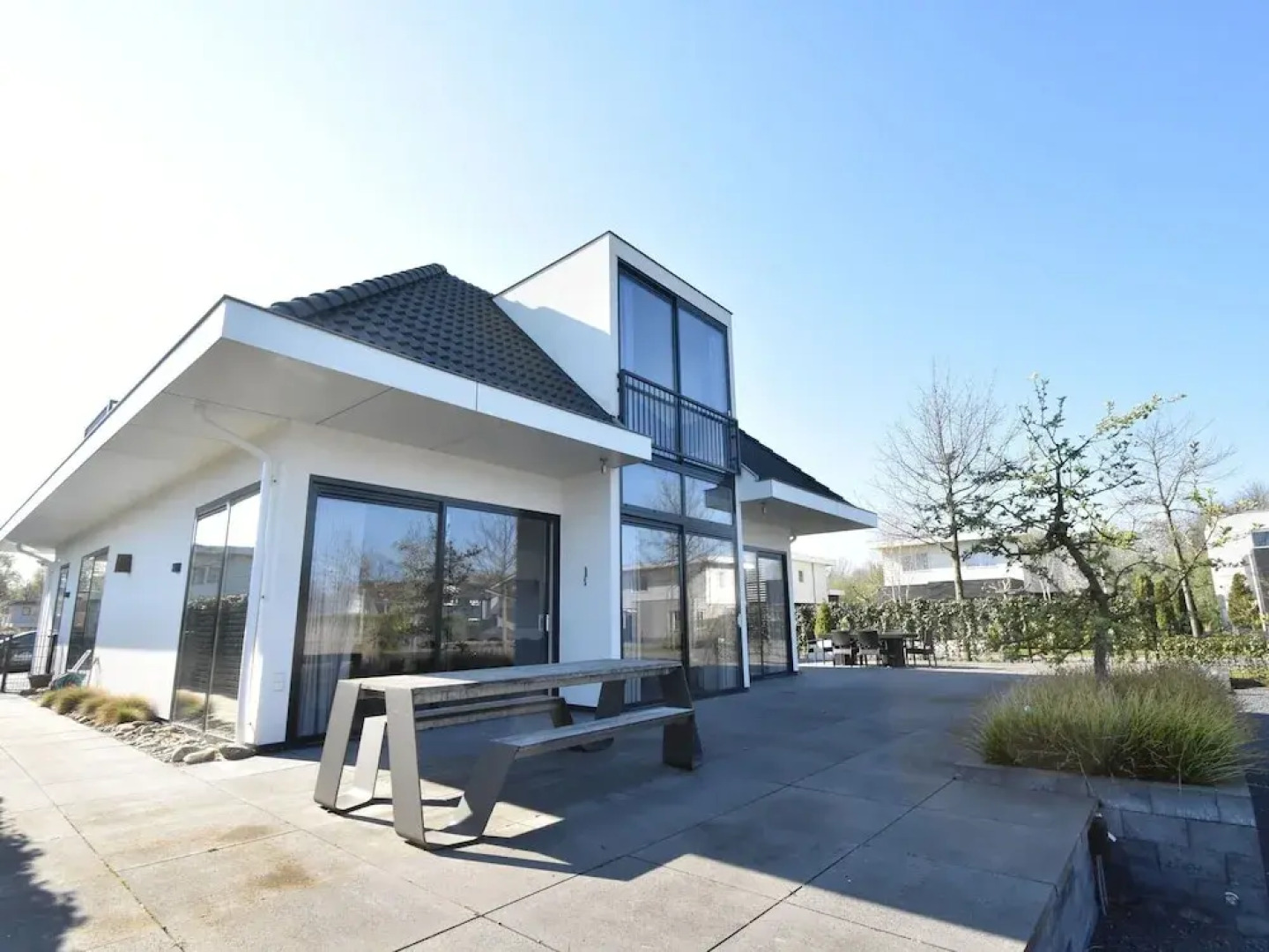 Modern 6-person Villa in a Quiet Spot in the Middle of Nature