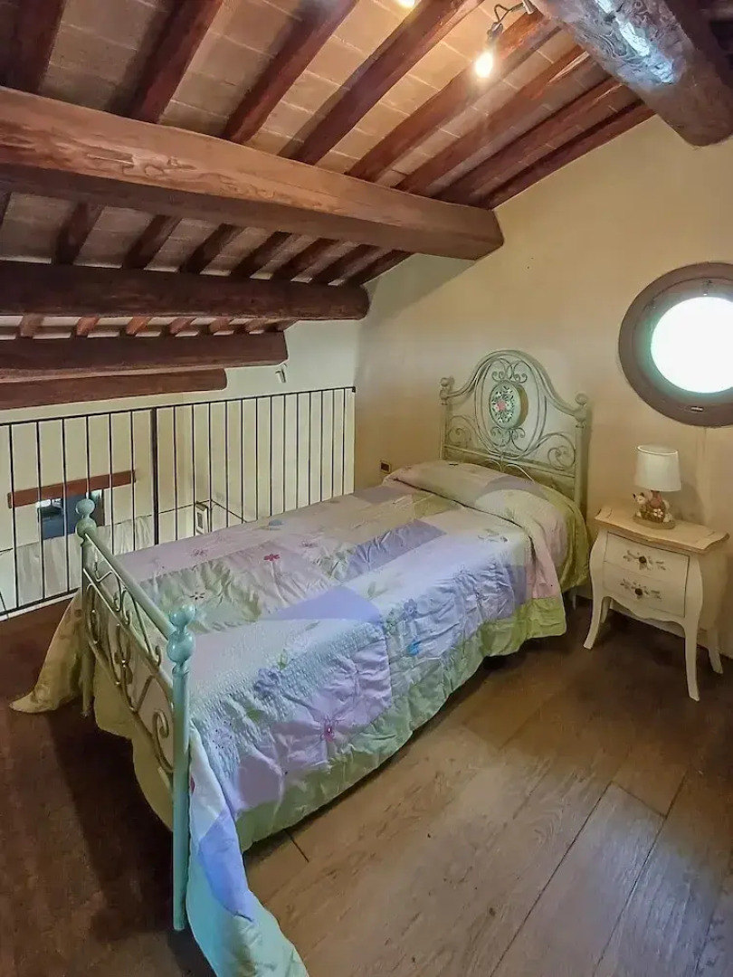 Tenuta di campagna con piscina immersa nel verde