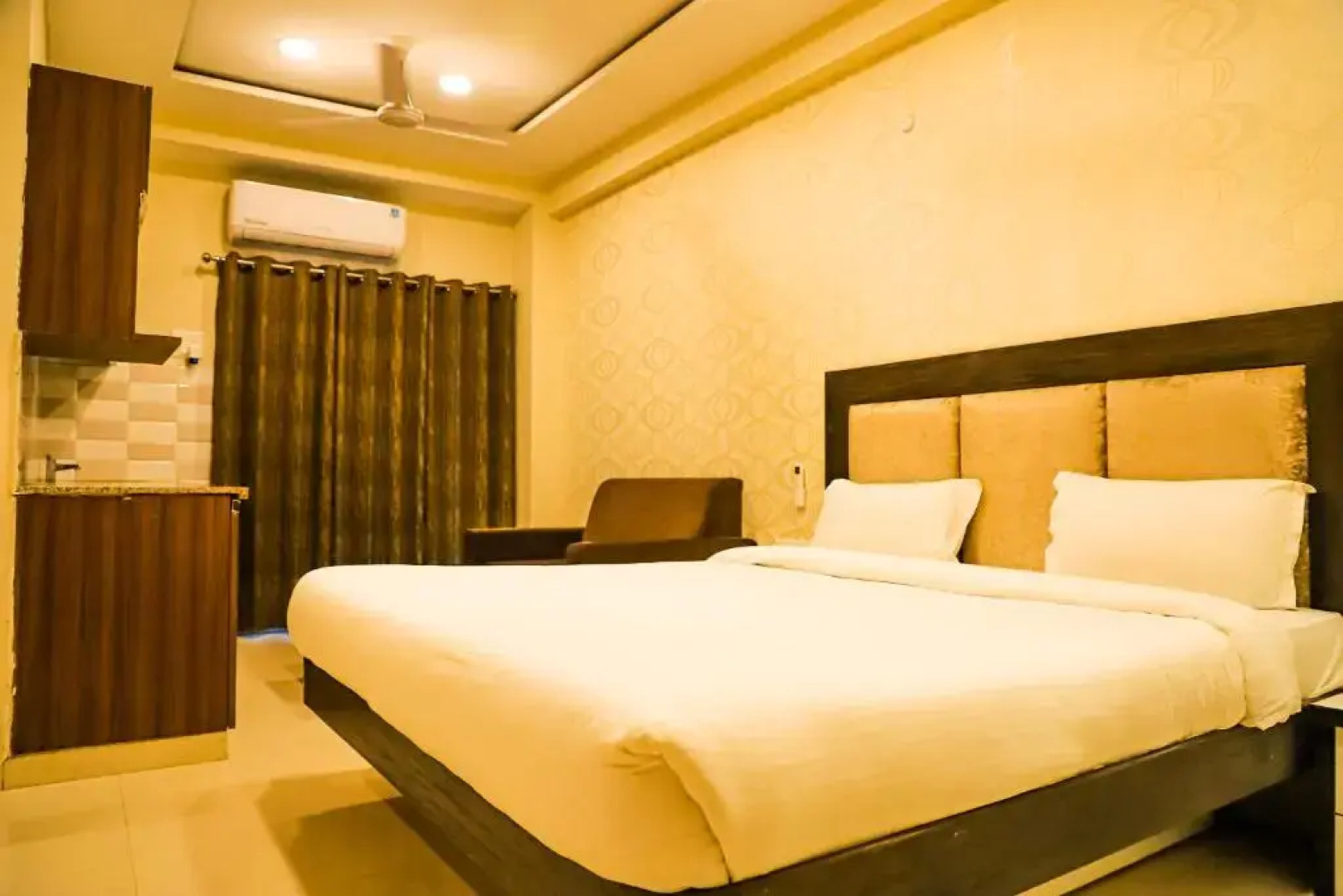 Hotel Shri Radha Nikunj at Prem Mandir