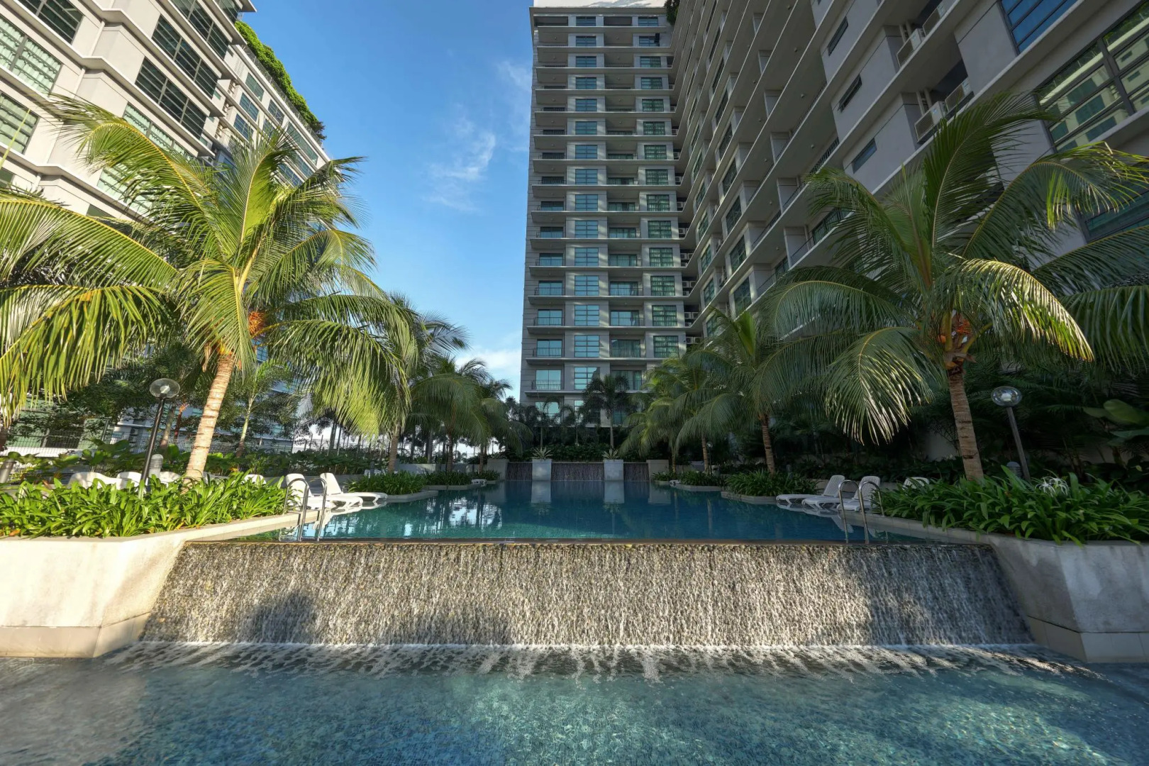 Acappella Suite Hotel