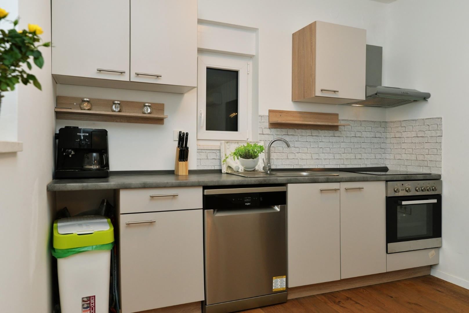 Apartment Nata - free parking A1 Murter, Island Murter