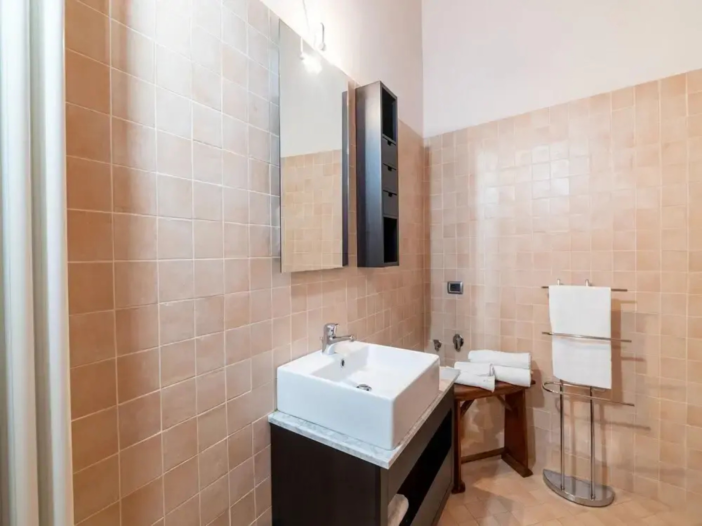 Lovely Garden House by the Sea