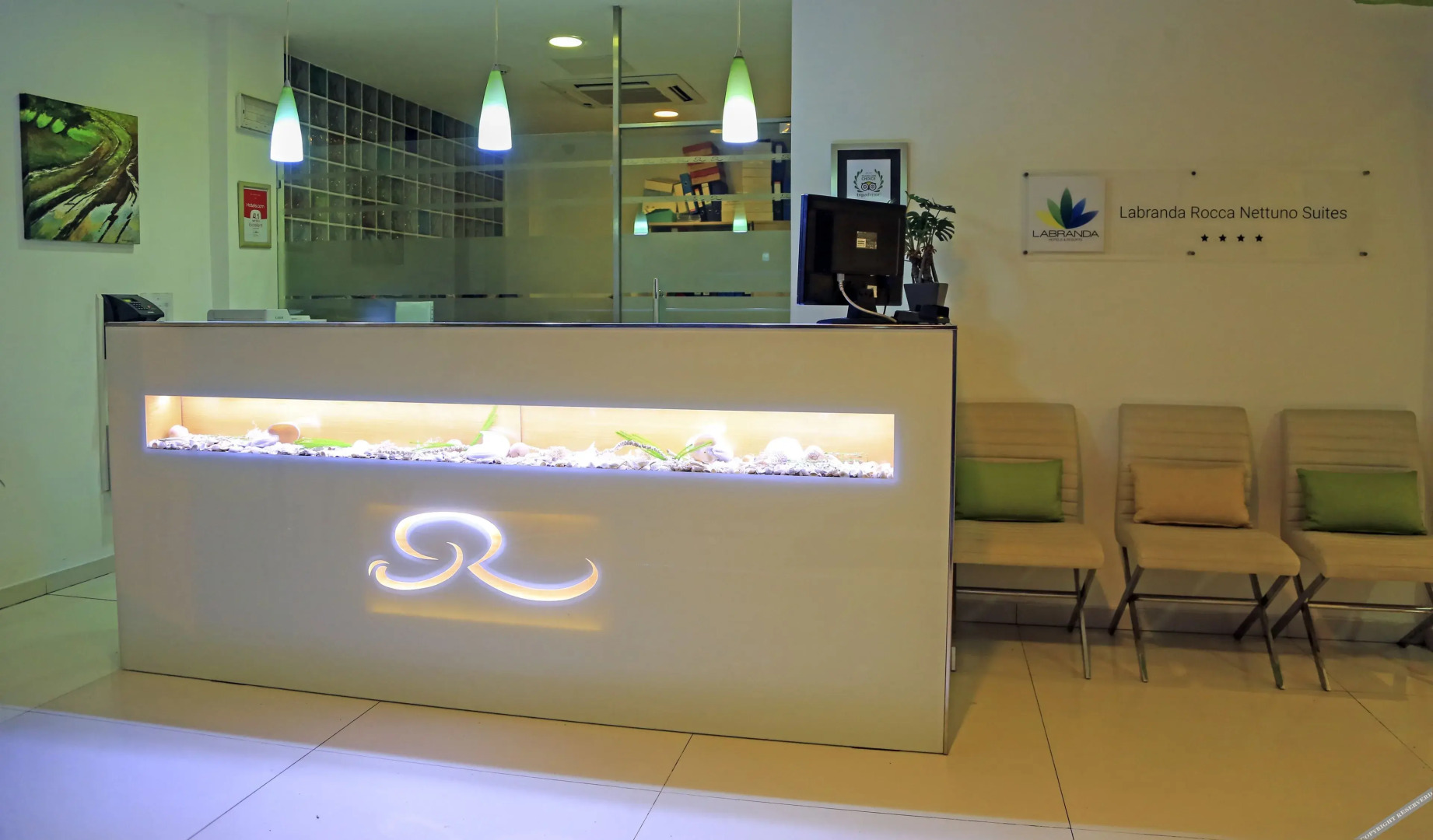 Rocca Nettuno Suites