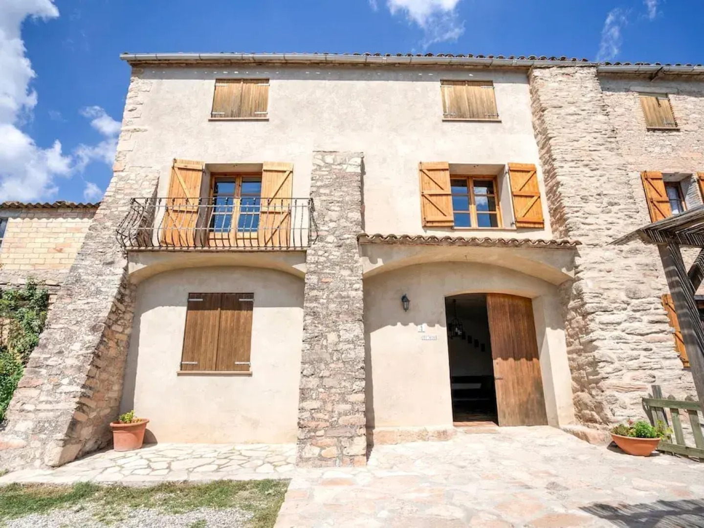 Modern Cottage in Sant Marti de Tous with Pool