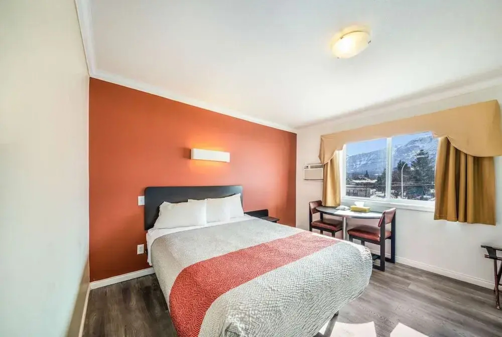 Revelstoke Gateway Inn