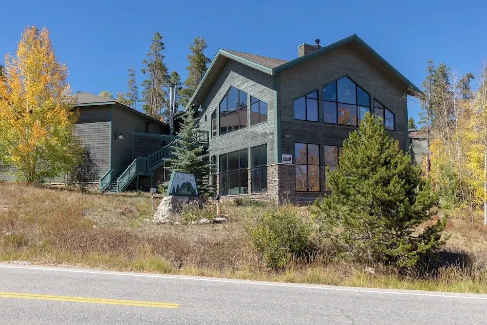Treehouse #305, Building D by Summit County Mountain Retreats