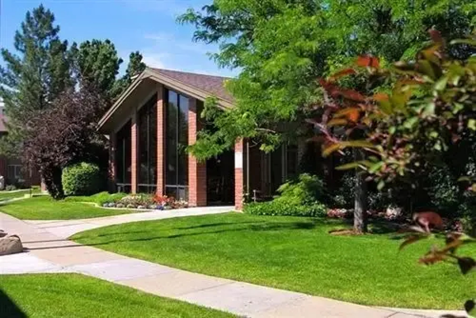 River Oaks Suites & Apartments