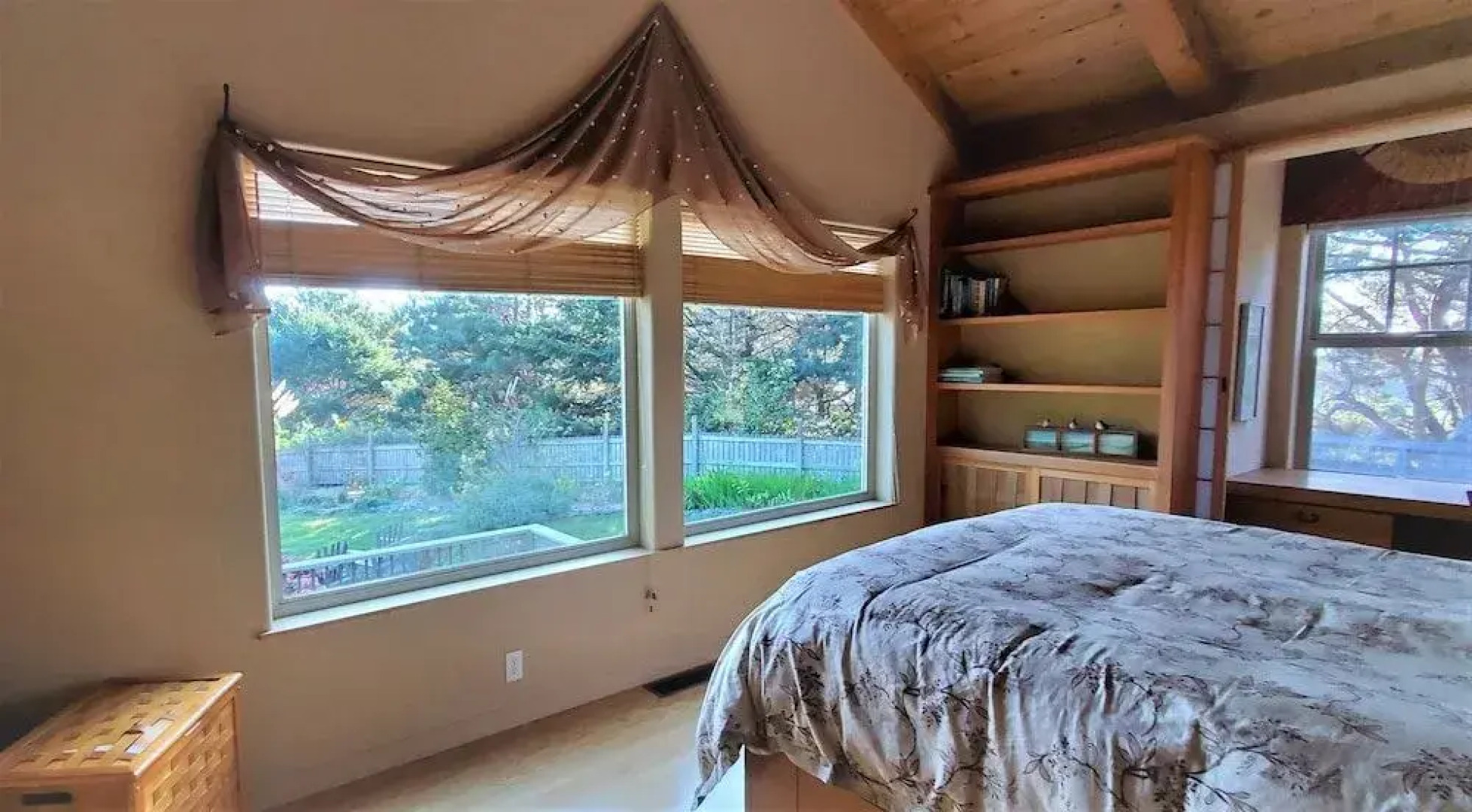 Seaside Garden Retreat 2 Bedroom Home by Redawning