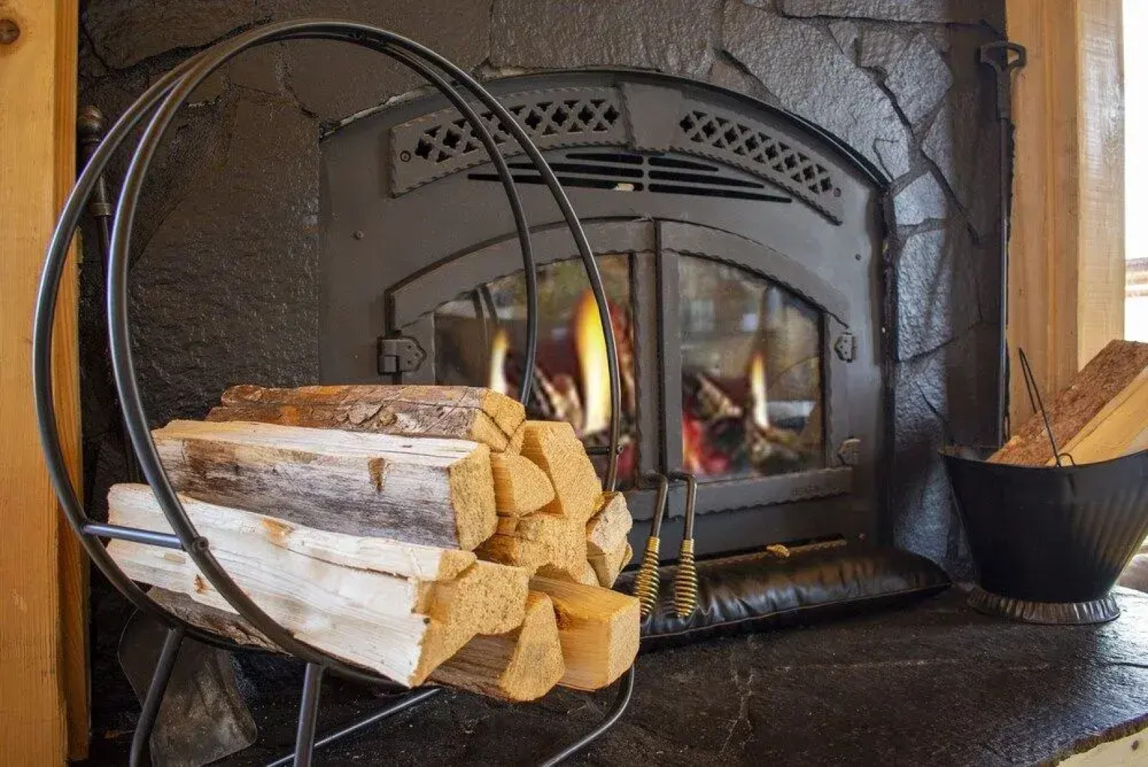 Innsbrook Cabin 4 Bedroom Cabin by RedAwning