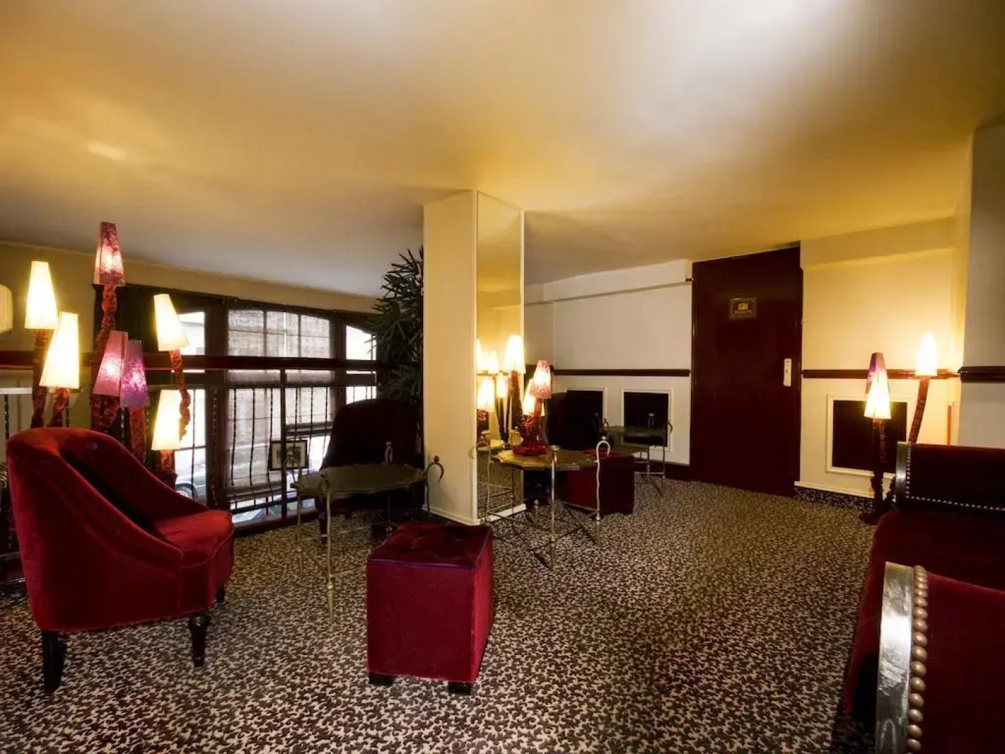 Отель Pax Opera