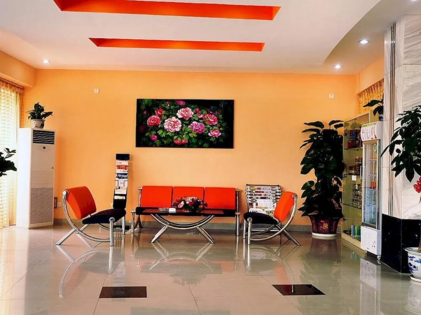 Long Jia Bo Yi Hotel