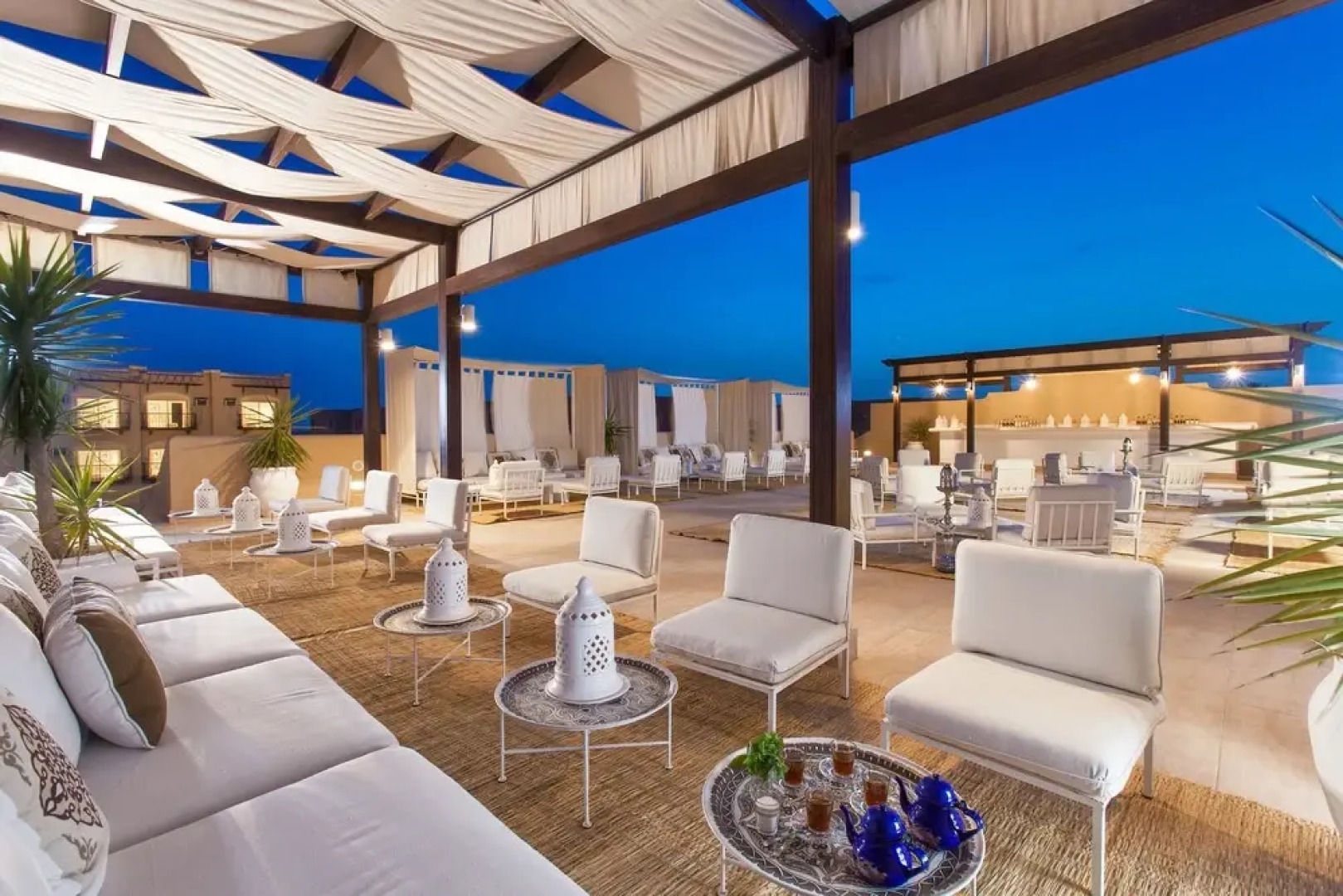 Almazino, Almaza Bay